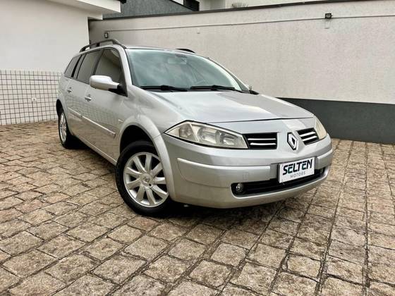 RENAULT MEGANE 1.6 DYNAMIQUE GRAND TOUR 16V FLEX 4P MANUAL RENAULT MEGANE 1.6 DYNAMIQUE GRAND TOUR 16V FLEX 4P MANUAL